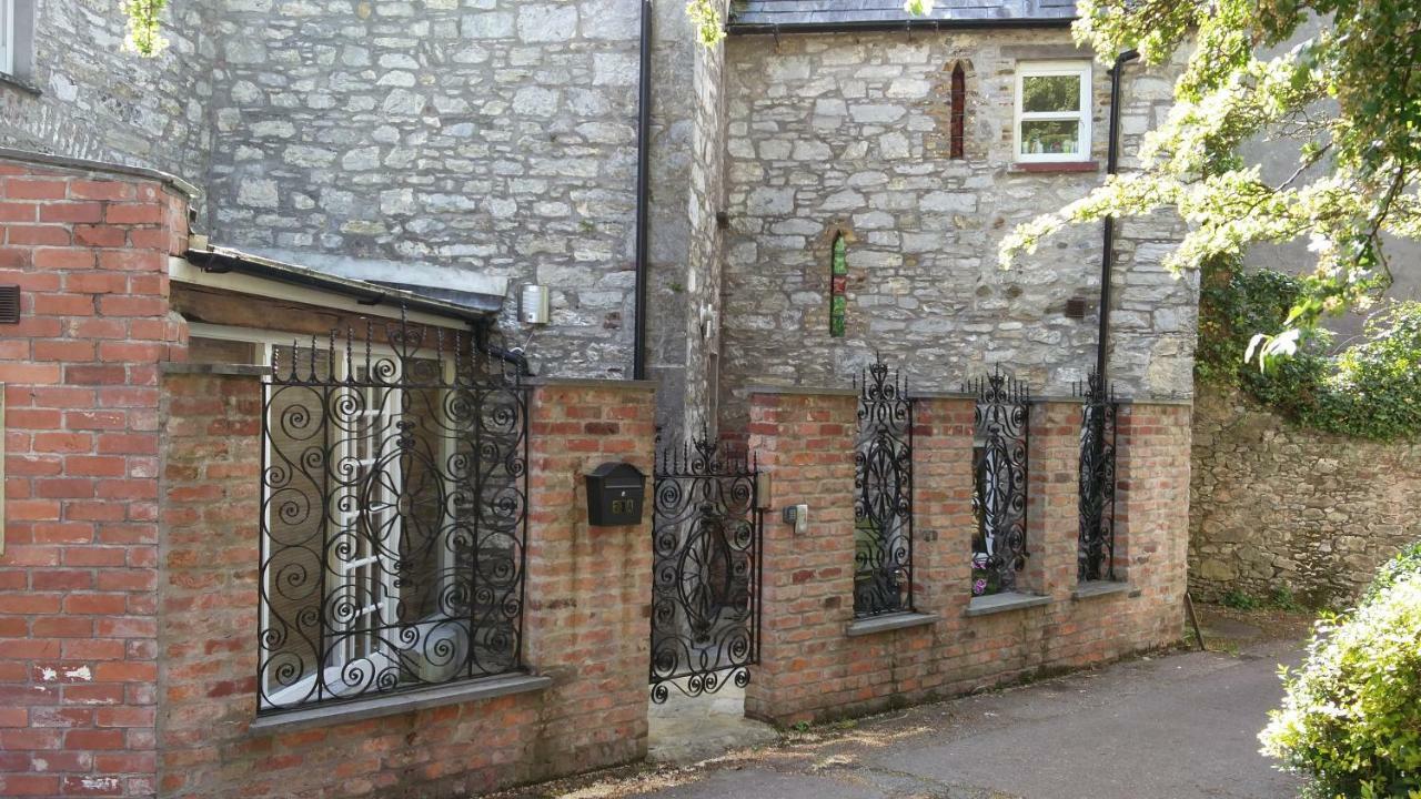 Historic Hideaway In Cork City Centre Exterior photo