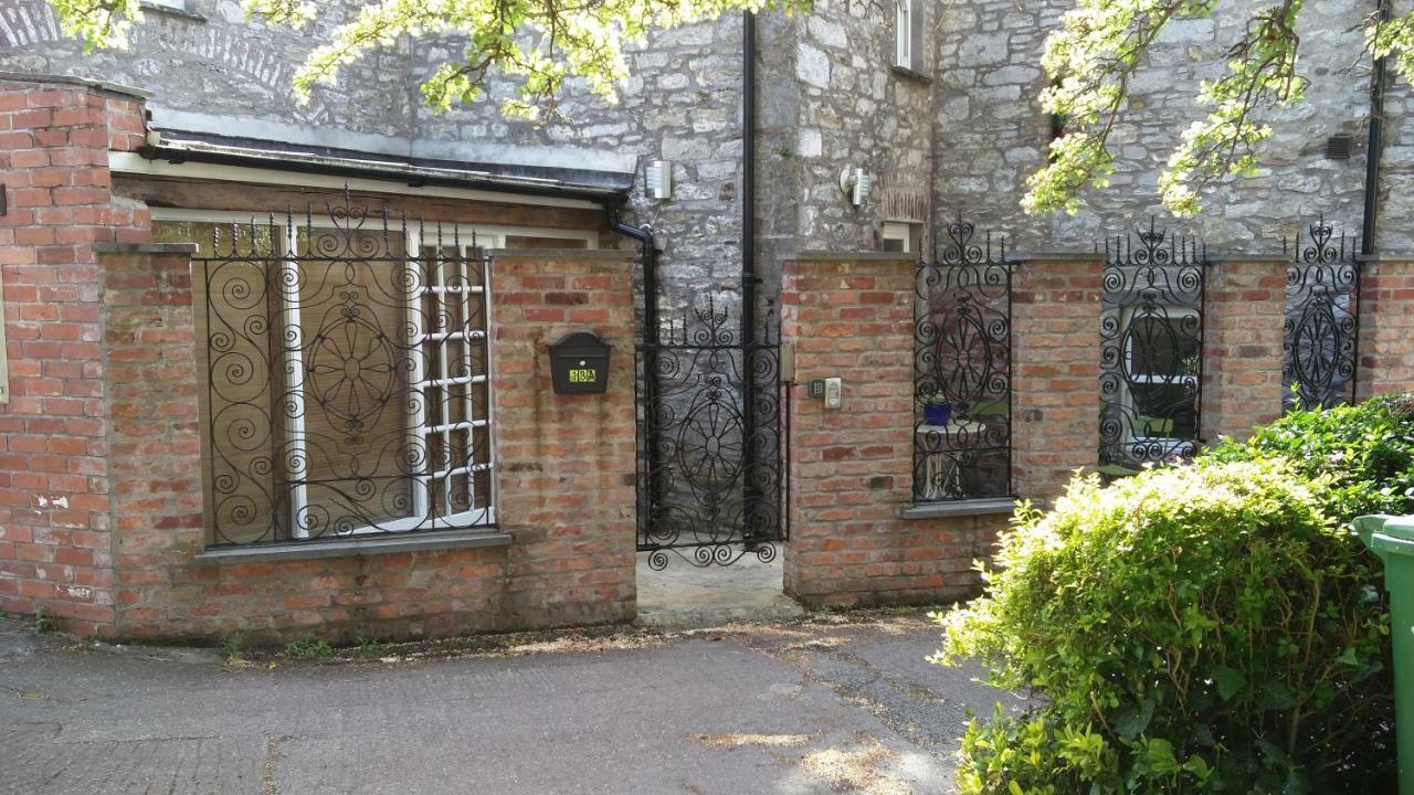 Historic Hideaway In Cork City Centre Exterior photo
